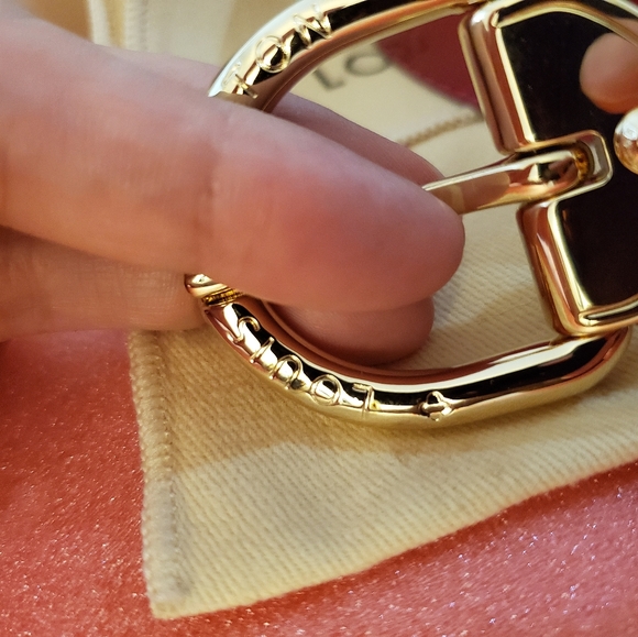 Louis Vuitton womens belt enamel red, 80/32 - Picture 7 of 8